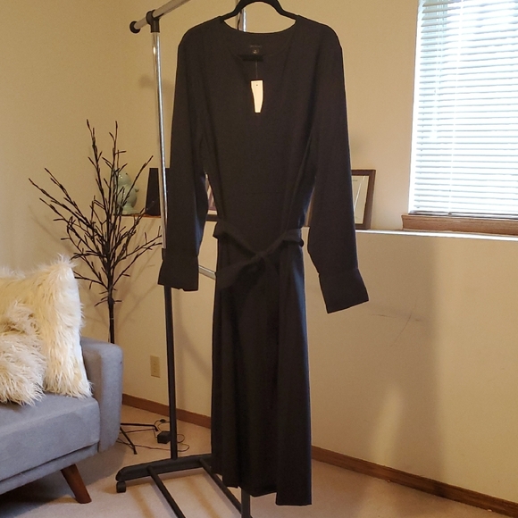 Ann Taylor Black Long Sleeve V-Neck Sheath Dress - Picture 3 of 4